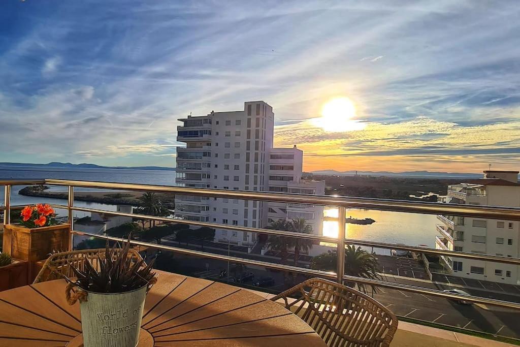 Sunsetmare Vacational Apartment Roses Exterior photo
